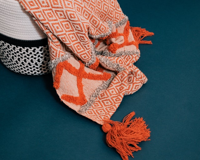What’s Better for Winter, a Cashmere Scarf or a Wool One?